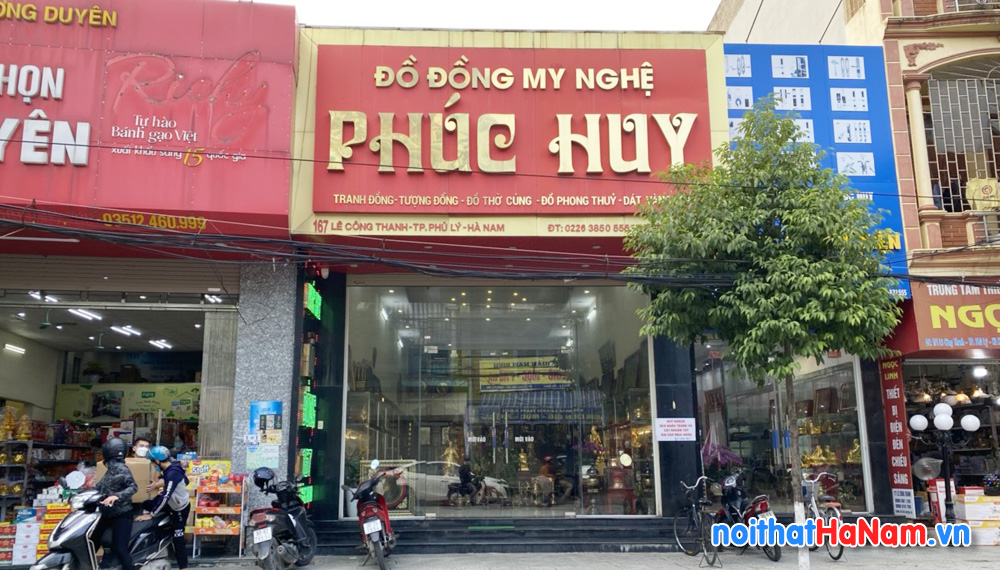 Cửa hàng đồ đồng mỹ nghệ Phúc Huy ở Phủ Lý, Hà Nam