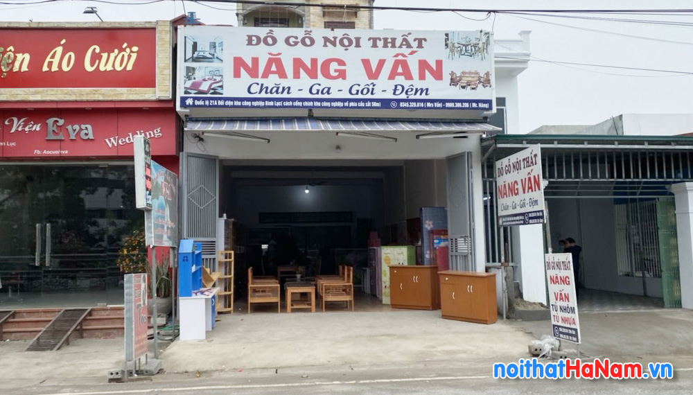 Cửa hàng đồ gỗ nội thất Năng Vấn ở Bình Lục, Hà Nam